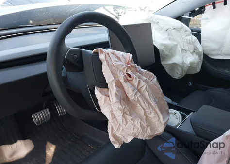 2024 Tesla Model 3 Performance All-Wheel Drive z USA, uszkodzony, nr VIN 5YJ3E1ET0RF880929